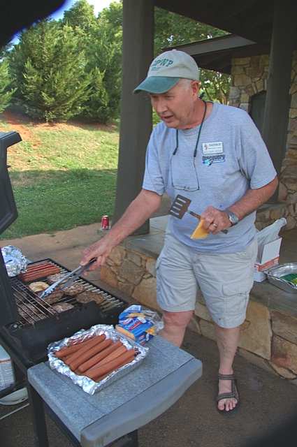 Bill N0WP grill master